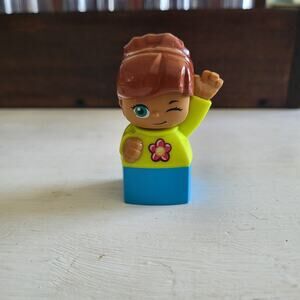 MEGA BLOKS GIRL FIGURE (MF815) Flower Wink Blue Green Brown Hair Blue Eye 2.5”